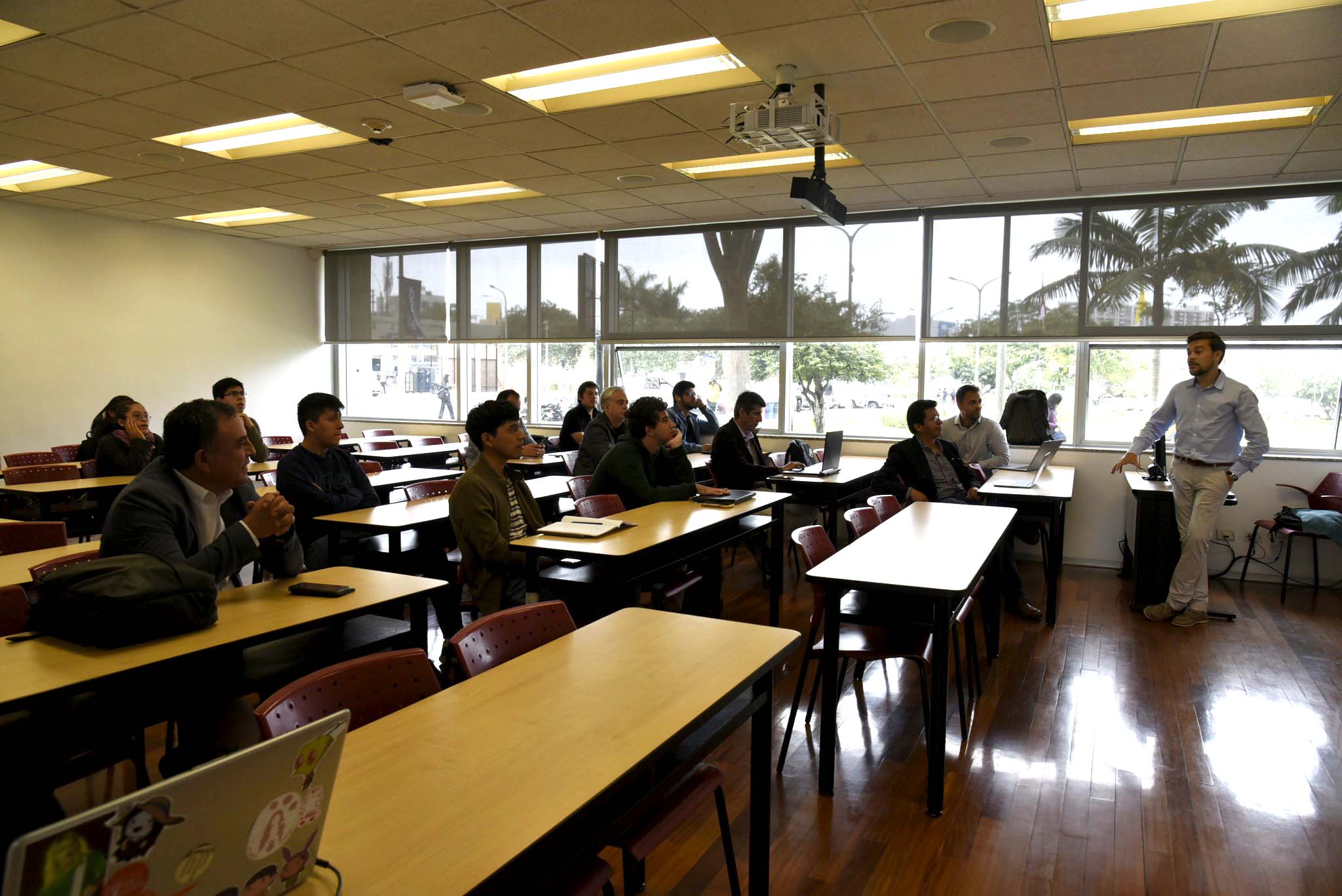 Workshop de IA PUCP-USAL sobre inteligencia artificial