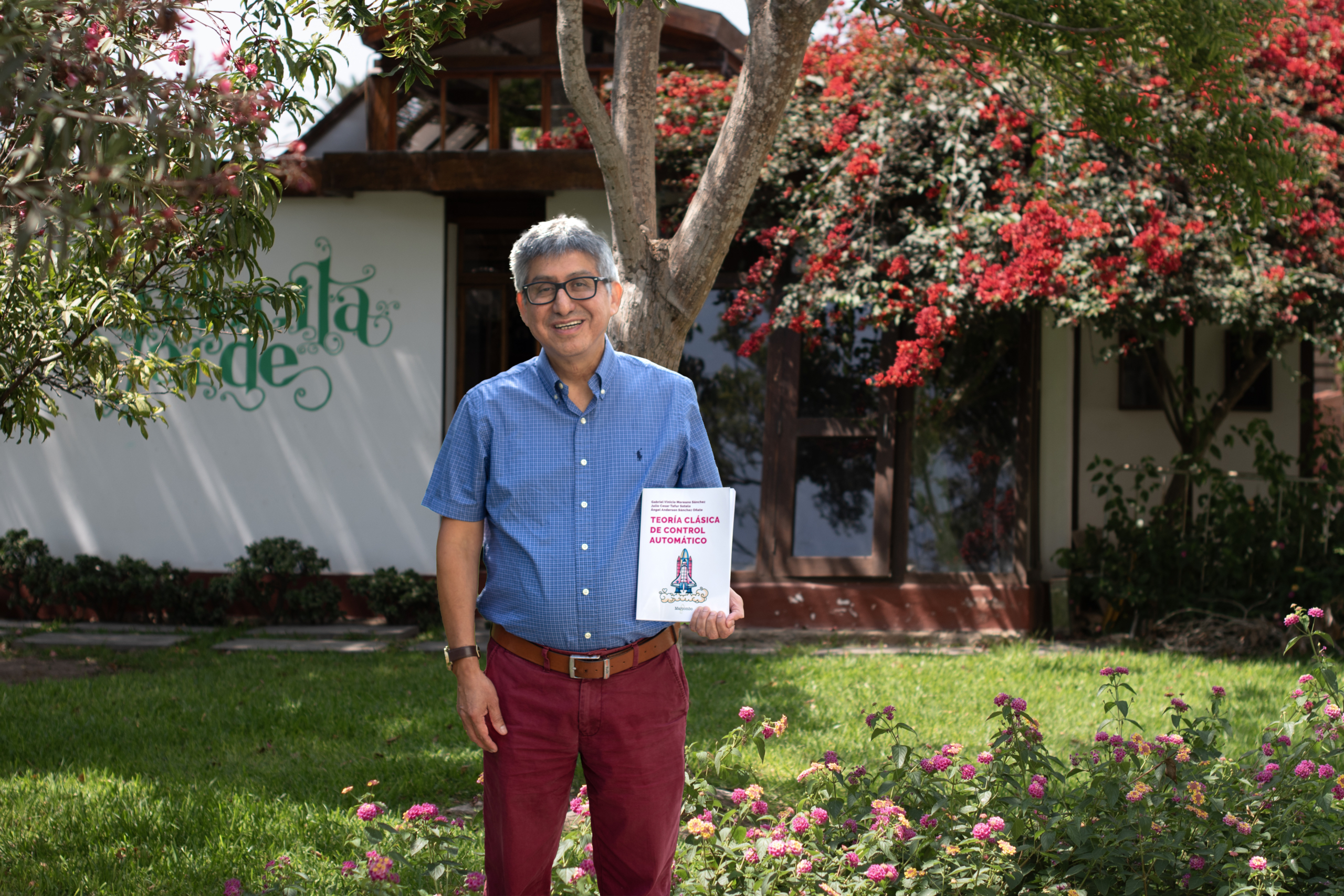 Dr. Julio Tafur presenta su nuevo libro titulado: “Teoría Clásica De Control Automático”